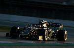Romain Grosjean var godt 0,4 sekund hurtigere end Kevnin Magnussen på en omgang i Barcelona. Foto: Albert Gea/Ritzau Scanpix