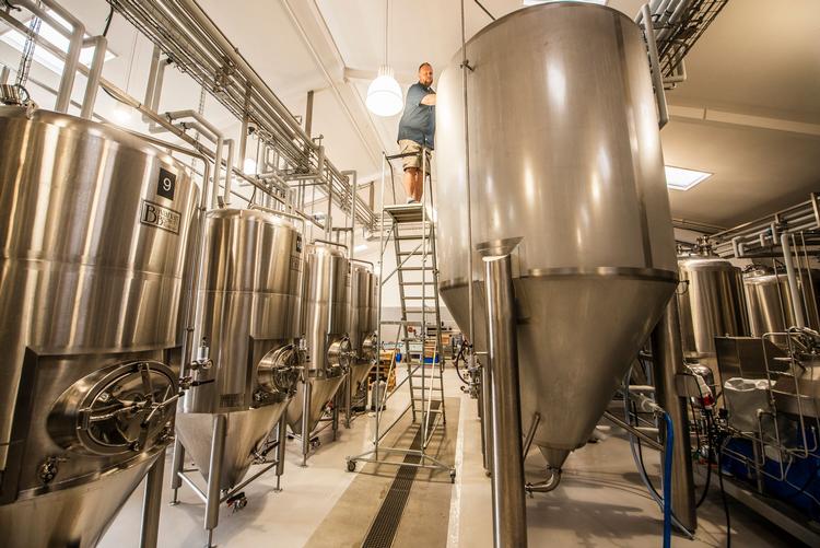 Amager Bryghus har vundet masser af priser og har eksisteret siden 2007. Nu åbner de deres første bar i København, Amager Bryghus Taproom i Indre By, men de har selvfølgelig planer om også at åbne et sted på Amager.  Foto: Olle Thorup
