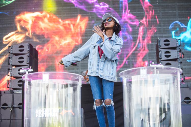 Ingen rappere i 2019 når Little Simz' niveau. Her  er hun fotograferet ved Roskilde Festival i 2016.    Arkivfoto: Melissa Kühn Hjerrild