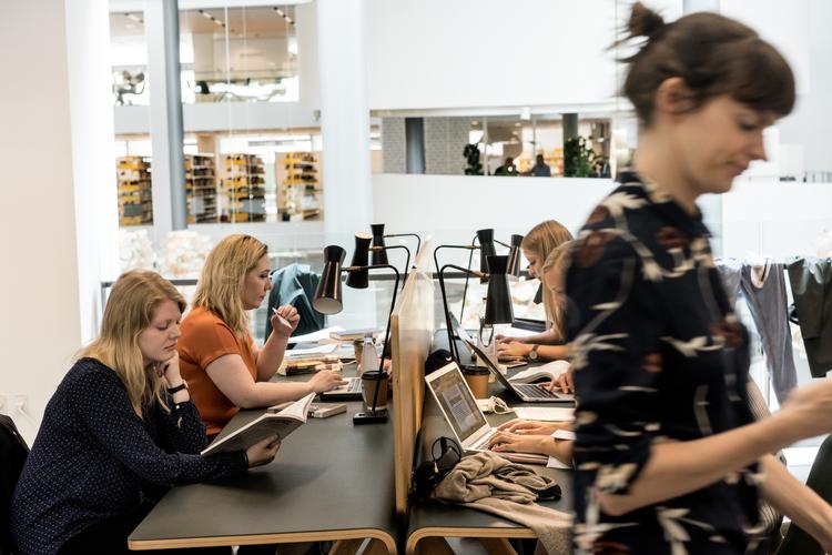 Næsten hver femte studerende på en videregående uddannelse oplever symptomer på stress i deres dagligdag.
Det viser en undersøgelse foretaget af Uddannelses- og Forskningsministeriet, hvor 104.275 studerende har afgivet deres svar. Foto: Stine Bidstrup/ritzau/Stine Bidstrup