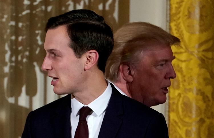 Præsident Trump skal sidste år have beordret sin stabschef til at sikkerhedsgodkende sin svigersøn og toprådgiver Jared Kushner.
Det siger anonyme kilde til avisen The New York Times. Foto: Kevin Lamarque/Ritzau Scanpix
