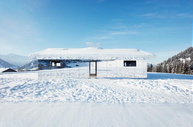 Mirage Gstaad af Doug Aitken. Foto: Torvioll Jashari