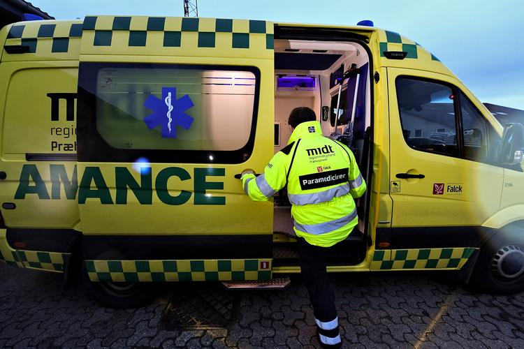 Falck har haft held til at køre de fleste konkurremter på ambulanceområdet i grøften. Arkivfoto.
   Foto: Ernst van Norde