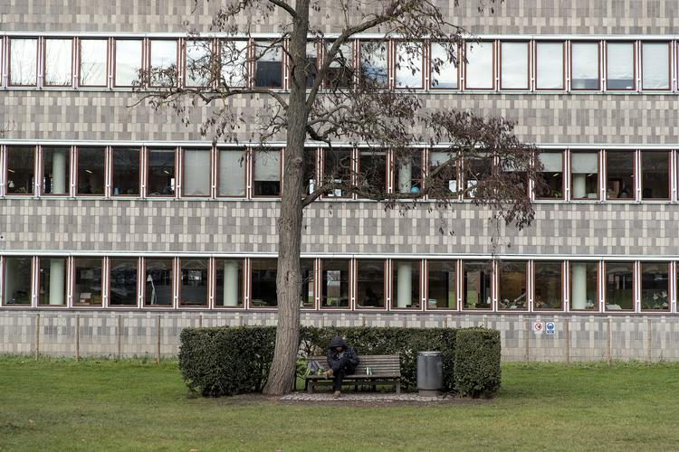 Gladsaxe Kommune er endnu engang centrum for en skidt sag. 70 personlige og ukrypterede computere er stjålet ved to indbrud med få dages mellemrum fra kommunens jobcenter. Byrådet er ikke blevet orienteret, selv om borgmesteren havde sagt, at der ikke var flere sager.  Foto: Peter Hove Olesen/POLFOTO