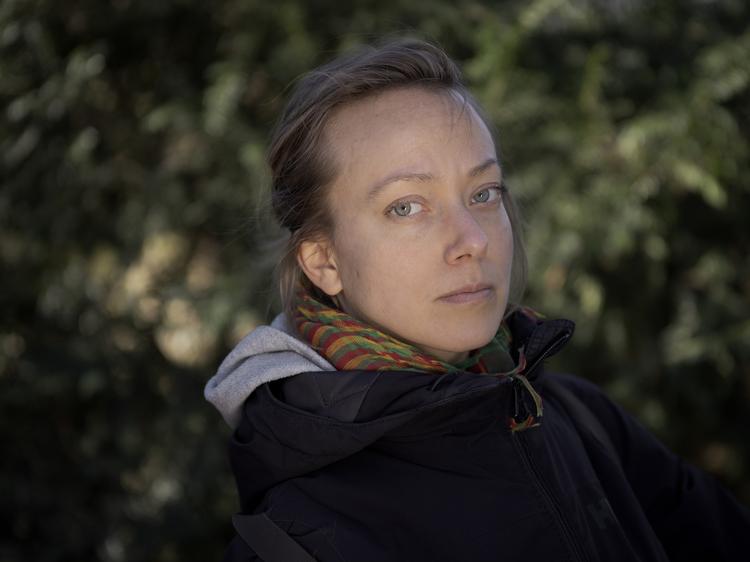 Anne Dalum fik inddraget sit pas af politiet og tildelt udrejseforbud i et år, da hun i januar ville rejse til Rojava-provinsen i det nordlige Syrien for at deltage i projektet Make Rojava Green Again. SF og de radikale undrer sig nu over pasloven, som de selv var med til at vedtage. Foto: Peter Hove Olesen/POLFOTO