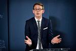 Venstres gruppeformand Karsten Lauritzen (V) tager sin partikollega Claus Hjort Frederiksen i forsvar. Dem, som kritiserer Frederiksen for at have brudt sin tavshedspligt, afsporer debatten, mener Lauritzen. Foto: Jens Dresling/POLFOTO