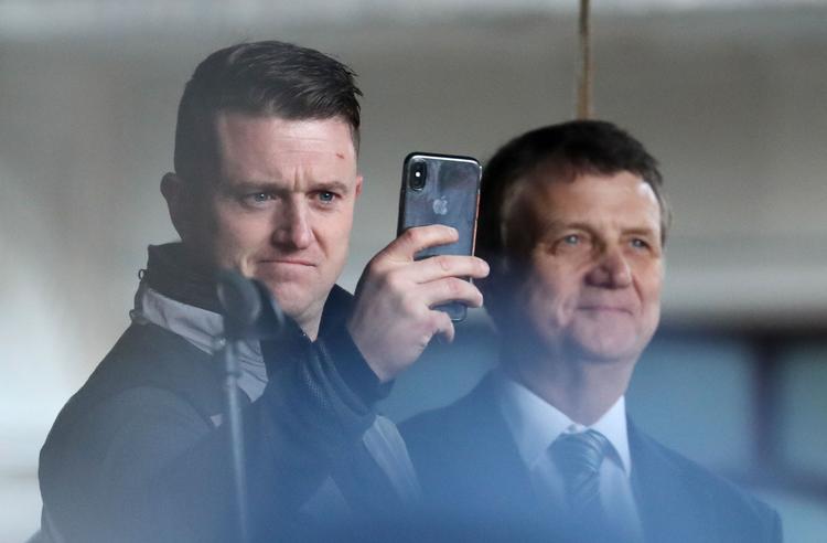 Gerard Batten (t.h.) har som formand drejet UK Independence Party længere ud på højrefløjen. Som sin nærmeste makker har han ansat grundlæggeren af den højreradikale organisation British National Party, Tommy Robinson (t.v.).
   Foto: Gareth Fuller/Ritzau Scanpix