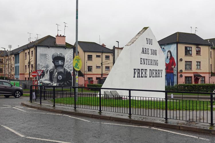 Et legendarisk byskilt, der fortæller, at man nu er på vej ind i  'Free Derry'. Foto: Jens Henrik Nybo