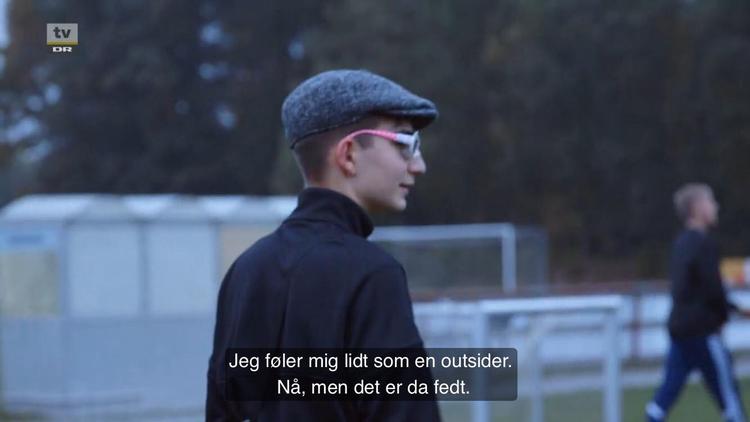 Dimi er en af de 15 3. g'ere fra Frederiksborg Gymnasium, man kan følge i  DR’s nye dokuserie ’Alt for Kliken’. 