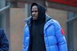Til august begynder en retssag mod R. Kelly i New York, der er anklaget bl.a. for seksuelle overgreb af kvinder og piger. Nu har anklageren lagt endnu flere beskyldninger frem.  Foto: Kamil Krzaczynski/Ritzau Scanpix