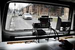 De har haft en positiv effekt på trafiksikkerheden. Alligevel vil regeringen og socialdemokraterne af med fotovognene og erstatte dem med stationære fartkontroller. Foto: Martin Lehmann/POLFOTO