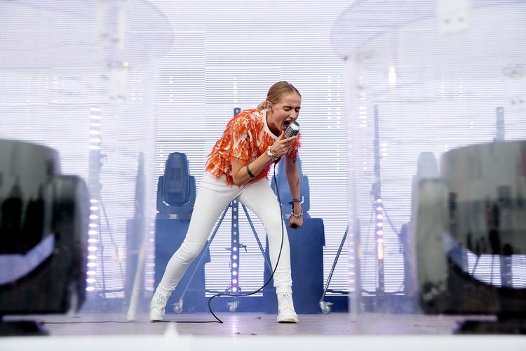 I 2016 spillede den svenske rapper Silvana Imam på scenen Apollo på Roskilde Festival. I 2019 åbner hun Orange Scene.
   Foto: Thomas Borberg/POLFOTO