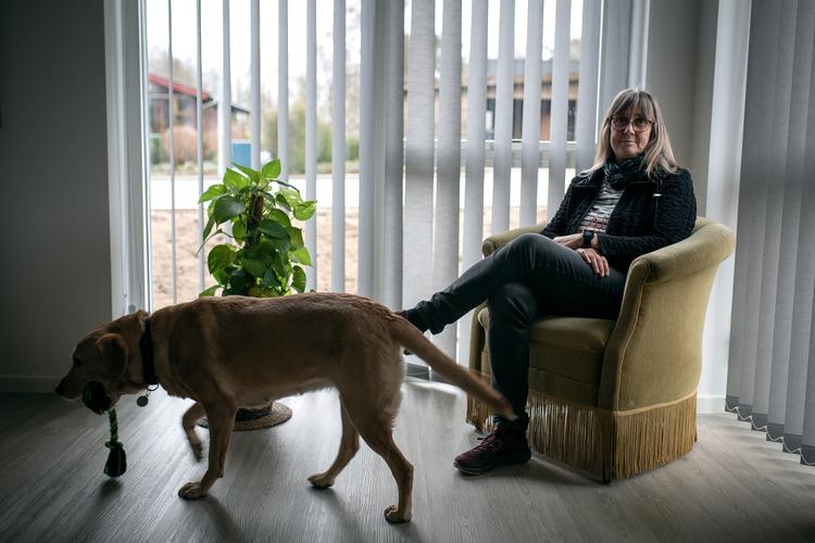 Anne Marie Christensen har daglige smerter, men lært, at stærk smertemedicin efter års forbrug skader mere end det gavner. 


   Foto: Jens Hartmann Schmidt/POLFOTO