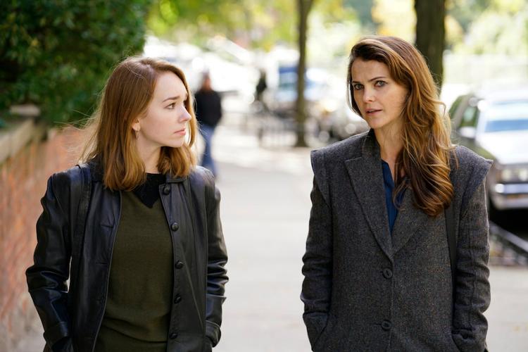 Datteren Paige er under agentoplæring af sin mor i den nye sæson af 'The Americans'. Foto: Netflix