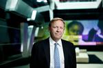
   »Det er så indlysende dumt«, forklarede B.T.'s chefredaktør Michael Dyrby som begrundelse for, at B.T. havde undladt at rette en misvisende overskrift på avisens forside. Et mageløst princip for styrkelsen af mediernes troværdighed. Hvis en historie er dum nok, behøver man ikke rette den!, skriver Jacob Mollerup.
   Foto: Miklos Szabo