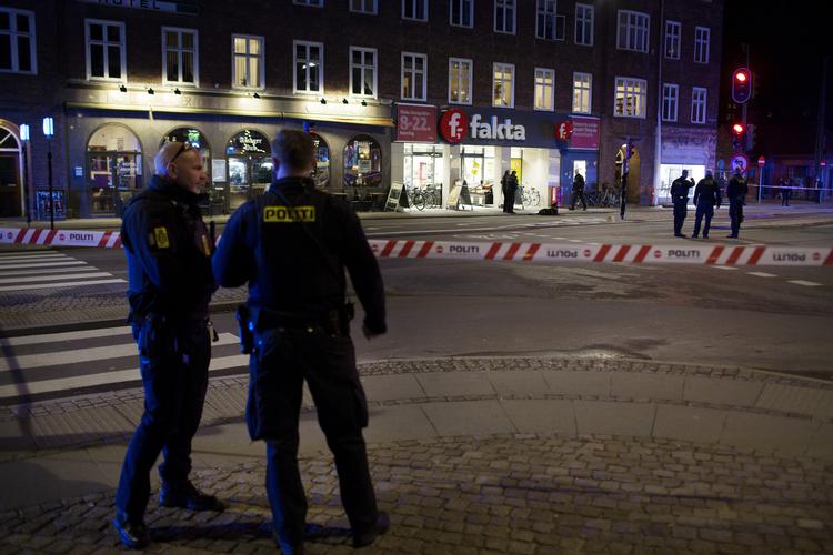 Politiet på Amager her til aften.  Foto: Thomas Borberg/POLFOTO