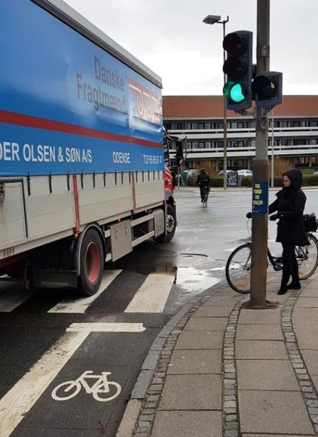Cyklister er udsatte i krydset, når der bliver grønt for dem, der kører ad Havnegade ind mod byen. Foto: Privat/Jens Henriksen
