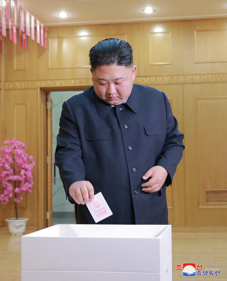 Kim Jong-un er eneste kandidat ved valget i Nordkorea. Foto: Kcna/Ritzau Scanpix