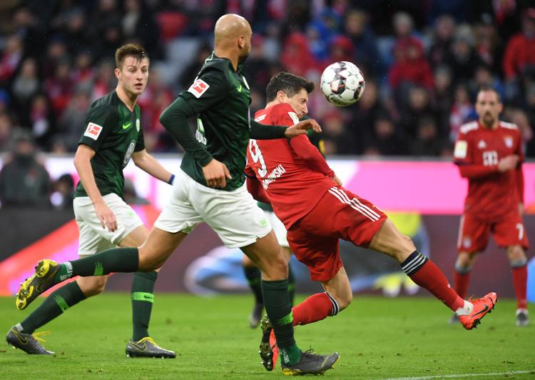 Med sine 2 mål mod Wolfsburg er Robert Lewandowski øverst på topscorerlisten i Bundesligaen med 17 mål. Foto: Christof Stache/Ritzau Scanpix