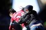Efter 10 minutters spil blev Jack Grealish angrebet bagfra af en tilskuer. Foto: Carl Recine/Ritzau Scanpix