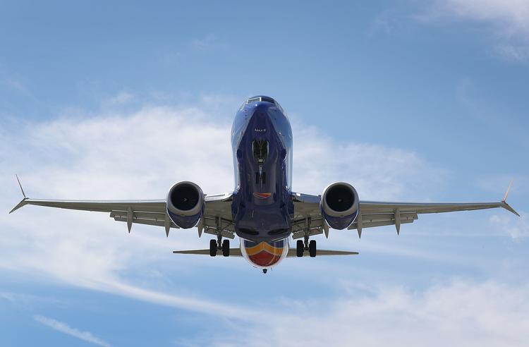 Et Boeing 737 MAX 8-passagerfly lægger an til lannding i Fort Lauderdale-Hollywood Internationale Lufthavn tidligere i dag.  Foto: Joe Raedle/Ritzau Scanpix