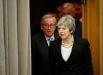 Storbritanniens premierminister, Theresa May, og EU-Kommissionens formand, Jean-Claude Juncker, ved aftenens pressemøde i Bruxelles.  Foto: Vincent Kessler/Ritzau Scanpix