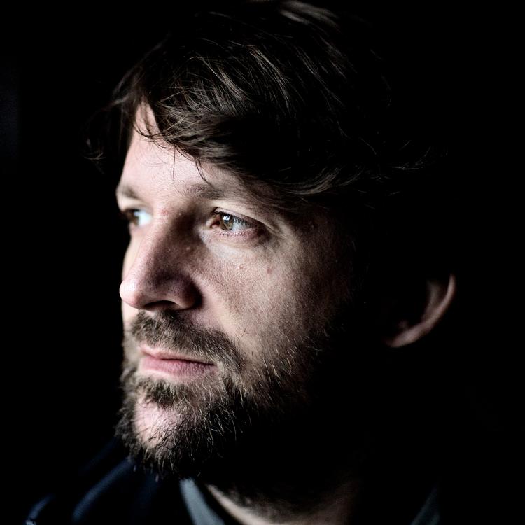 Stjernekok René Redzepi har været køkkenchef på Noma, siden restauranten åbnede i 2003. Nu er han på vej med en ny version af Noma på en grund ved Christiania, hvor han her er fotograferet.
   Foto: Joachim Adrian/POLFOTO