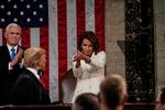 Nancy Pelosi modtager præsident Trump, da han i begyndelsen af februar skal fremlægge sin årlige tale om nationens tilstand i Kongressen.  Foto: Pool New/Ritzau Scanpix
