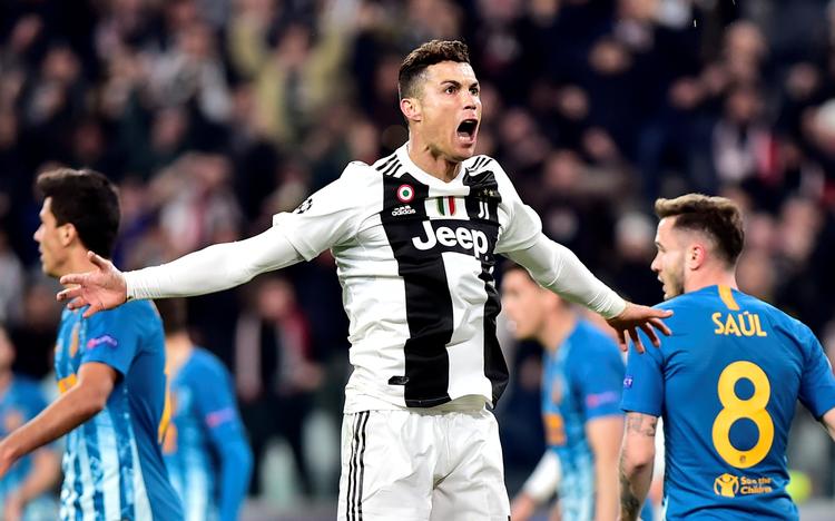 Cristiano Ronaldo manglede ikke motivation tirsdag aften i Torino, og efter sin scoring til 1-0 var dette portugiserens reaktion til publikum.
   Foto: Massimo Pinca/Ritzau Scanpix