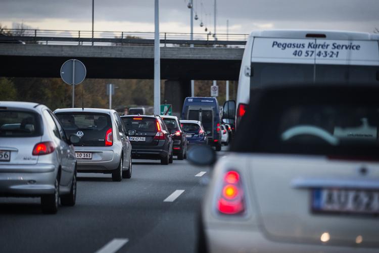 Går planerne igennem vil bilisterne på vej mod Hillerød kunne slippe af med det sidste stykke motortrafikvej på vej mod den nordsjællandske by. Foto: Rune Aarestrup Pedersen/POLFOTO