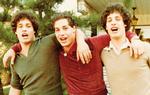 'Three Identical Strangers' følger de identiske trillinger, som intet kender til hinandens eksistens. Foto: Fra filmen
