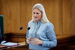 
Venstres politiske ordfører, Britt Bager, har fået 100.000 kroner af hemmelig donor, selv om loven siger, at man kun kan være anonym, hvis man donerer for mindre end 20.900 kroner. 
   Foto: Jens Dresling/POLFOTO