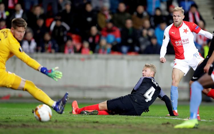 Simon Kjærs selvmål sendte Sevilla ud af Europa League. Foto: David W Cerny/Ritzau Scanpix