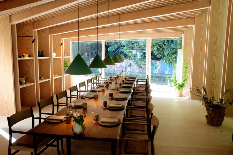 Nomas nye restaurant er nomineret blandt andet på grund af deres genanvendelse af Søminedepotets oprindelige bygning i det nye byggeri. 
   Foto: Martin Lehmann/POLFOTO