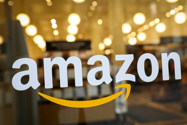 Hos Amazon kan man ikke længere købe bogen, der påstår, at klordioxid virker mod autisme. Foto: Brendan Mcdermid/Ritzau Scanpix