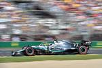 Valtteri Bottas ligger i front i  årets første formel 1-grandprix i Melbourne.  Foto: Peter Parks/Ritzau Scanpix