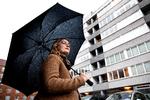 
20-årige Laura har lige købt en andelsbolig på ydre Østerbro i København. Andre støder hovedet mod en mur af lovkrav til udbetaling.


   Foto: Finn Frandsen/POLFOTO