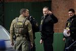 Betjente har spærret Østbanegade ved Præstøgade, mens de er i gang med en operation. Foto: Jens Dresling/POLFOTO