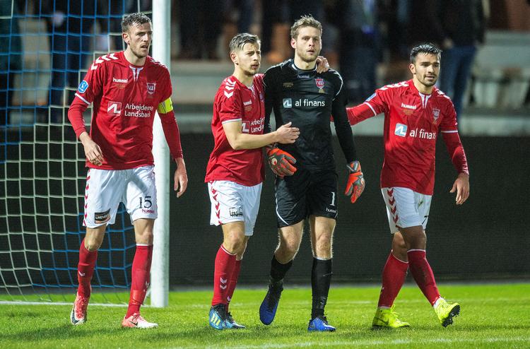 Thomas Hagelskjær startede kampen på bænken, men måtte ind, da Pavol Bajza blev skadet.  Foto: John Randeris/Ritzau Scanpix
