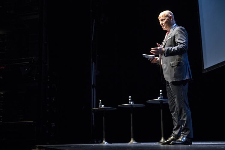 Tonny Thierry Andersen fotograferet ved  Finansrådets årsmøde i 2016 i Skuespilhuset i København. Dengang som Danske Bank-direktør. 
   Foto: Stine Bidstrup/POLFOTO