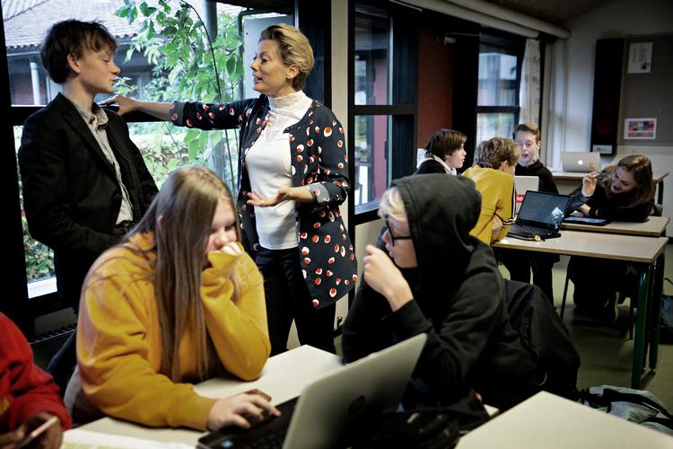 
Fra 1. august overgår alle folkeskoler til Aula som kommunikationsplatform mellem skole og hjem. Dermed afskaffes Skoleintra, der blandt andet rummer Forældreintra og Elevintra.
   Foto: Martin Lehmann/POLFOTO