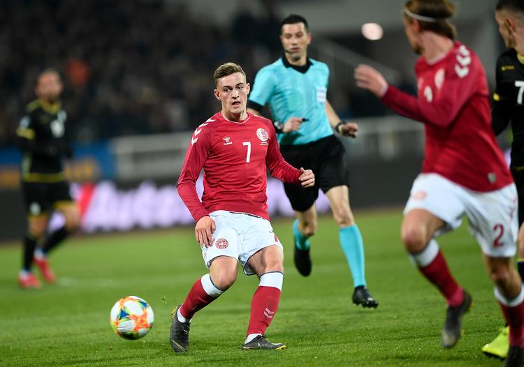 Jacob Bruun Larsen var flittig, ivrig og viste initiativ både med og uden bold, da han blev den niende A-landsholds-debutant i Åge Hareides tid som dansk landstræner.   Foto: Lars Poulsen/POLFOTO