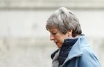 
    Lars Løkke Rasmussen frygter også, at briterne er ved at tumle ud over kanten. Han håber, at Theresa May vil forsøge at afsøge nye muligheder, for eksempel en bred aftale med oppositionspartiet Labour. Men han tvivler efter at have lyttet på hende i næsten 7 kvarter torsdag aften. Foto: Henry Nicholls/Ritzau Scanpix