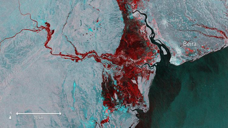 Satellitbilledet viser omfanget af oversvømmelser, afbildet i rødt, omkring havnebyen Beira i Mozambique den 19. marts. (Foto: European Space Agenc 