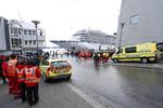 
Søndag eftermiddag lagde det nødstedte krydstogtskib 'Viking Sky' til kaj i Molde efter et dramatisk døgn, hvor motorerne satte ud og skibet begyndte at drive mod land i et voldsomt uvejr.  (Foto: Svein Ove Ekornesvaag/Ritzau Scanpix)
   Foto: Svein Ove Ekornesvaag/Ritzau Scanpix