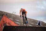 For syv uger siden sikrede hollænderen Mathieu van der Poel sig verdensmesterskabet i cykelcross i Bogense. I dag kæmpede han sig til en flot landevejssejr på de nordfranske brosten..
 Foto: Tim Kildeborg Jensen