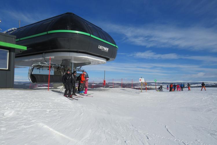 Hafjells nye investering, seksmandsliften Hafjell 360 med varme i sæderne og vindskjold, har åbnet et helt nyt område med flere nye pister på det norske skisportssted. Foto: Sune Højrup Bencke