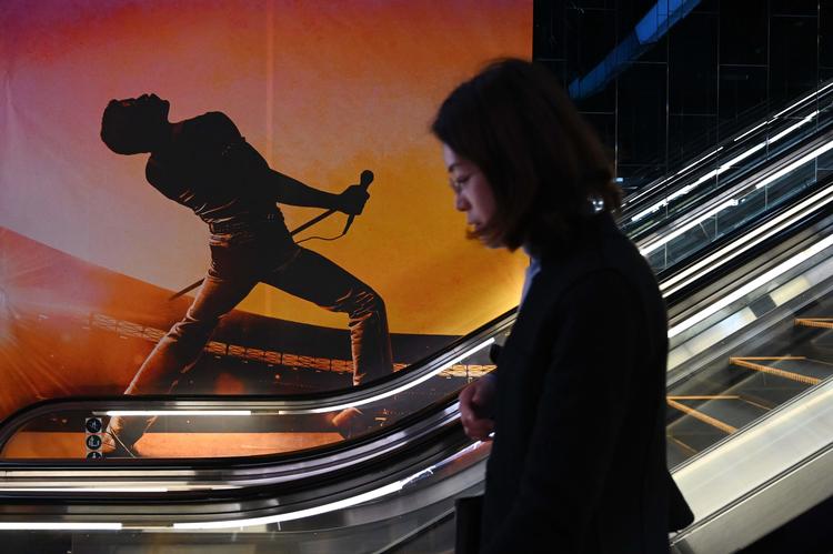 I den kinesiske udgave er den centrale scene, hvor Freddie Mercury fortæller sin kone om sin homoseksualitet, blandt andet blevet fjernet helt.(Photo by GREG BAKER / AFP)
   Foto: Greg Baker/Ritzau Scanpix