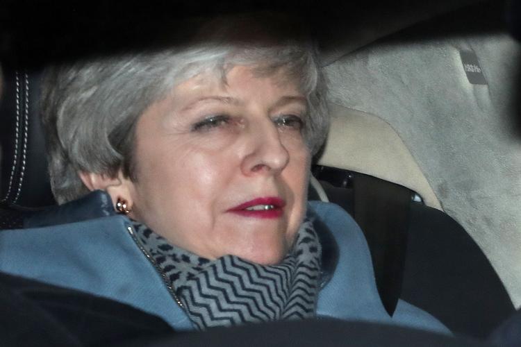 Der blev sagt 'nej' hele otte gange i det britiske parlament i går. Her ses May på vej til afstemningen.  Foto: Daniel Leal-olivas/Ritzau Scanpix