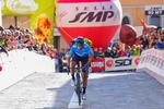 Mikel Landa på vej mod sejren på 2. etape i Settimana Coppi e Bartali. 
